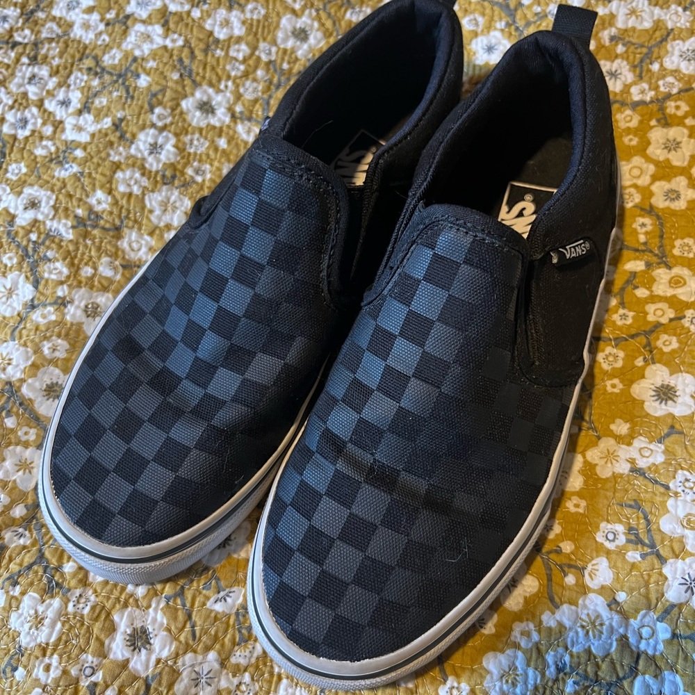 Like NEW Vans Checkerboard 4Y